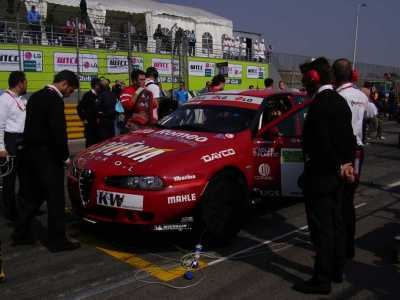 Alfa Romeo 156 e squadra alla trasferta di Macao, 2005.